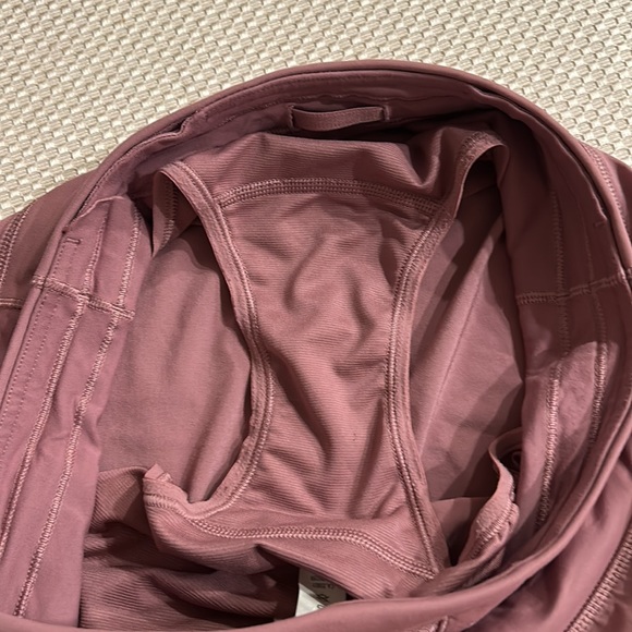 Lululemon Shorts size 4 - Picture 9 of 9